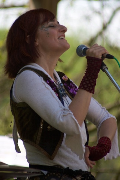 Samantha - Frenchy & the Punk