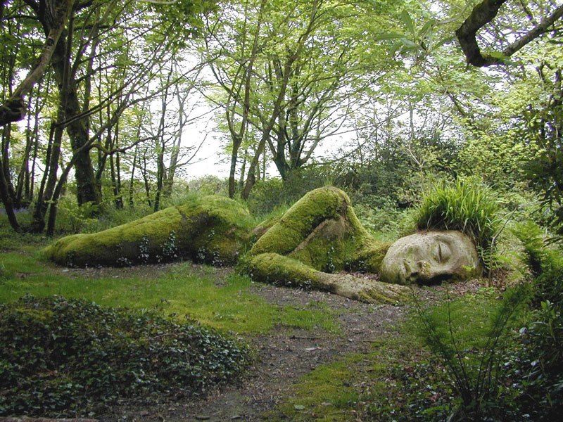 sleeping-goddess-mud-maid-woodland-walk-lost-gardens-of-heligan-england1